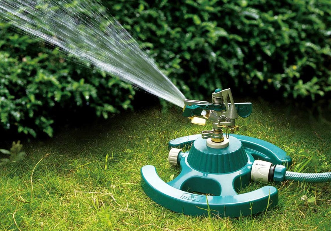 RACO-Sprinkler-on-the-garden-สปริงเกอร์